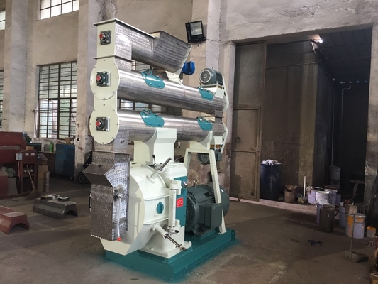 شراء مطحنة بيليه مدفوعة بالعتاد ، خط إنتاج بيليه للدجاج الحيواني الأول online manufacture